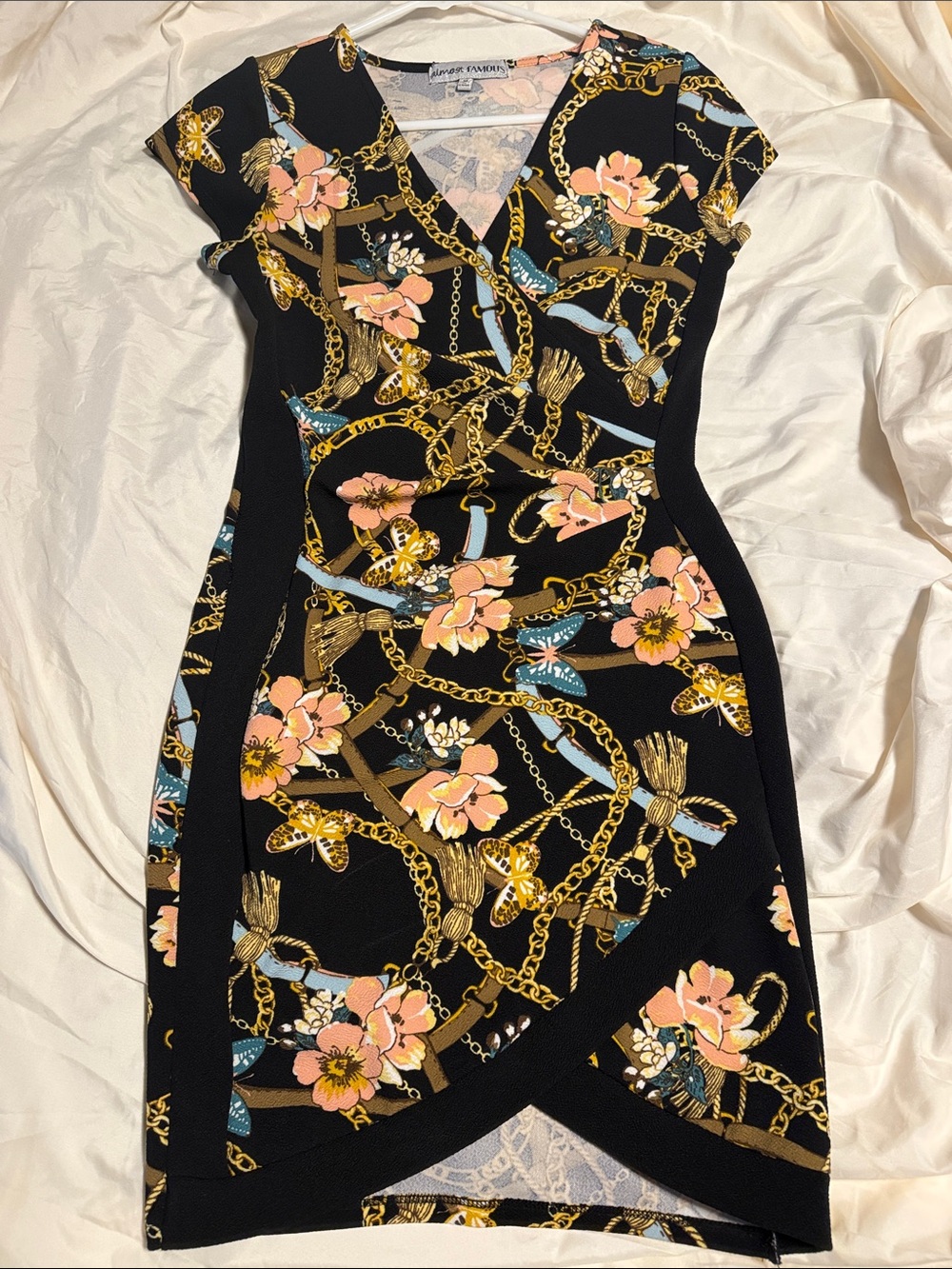 Nine West Black Floral & Chain-Print V-Neck Sheath Dress
